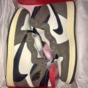 Travis Scott Air Jordan 1 High OG - CD4487-100
